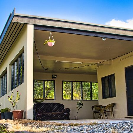 Guddy'S Riverside Cottage Nausori ภายนอก รูปภาพ
